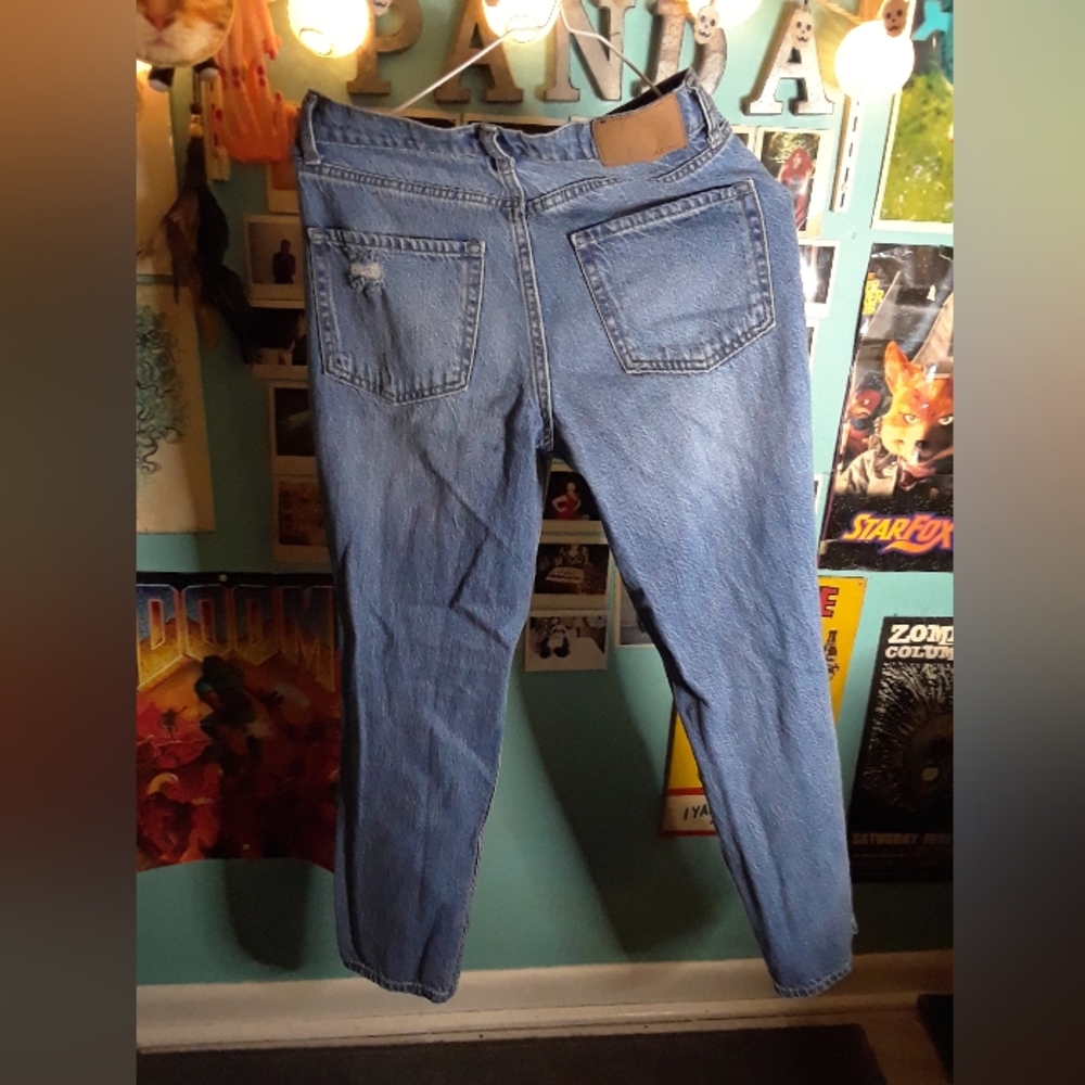 Distressed mom Jean - Picture 3 of 4